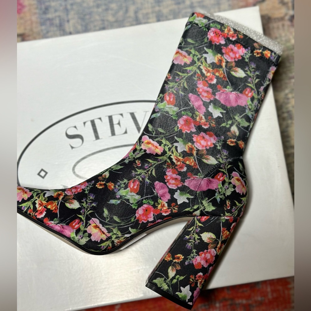 Steve Madden Lombard Floral Sock Boot 💐